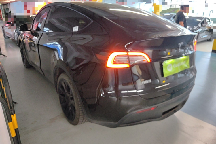 Tesla Model Y 2022 car image #5