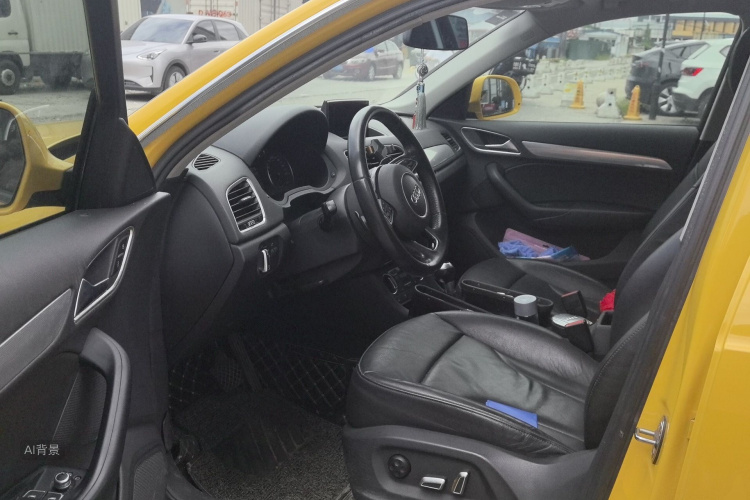 Audi Q3 2016 car image #18