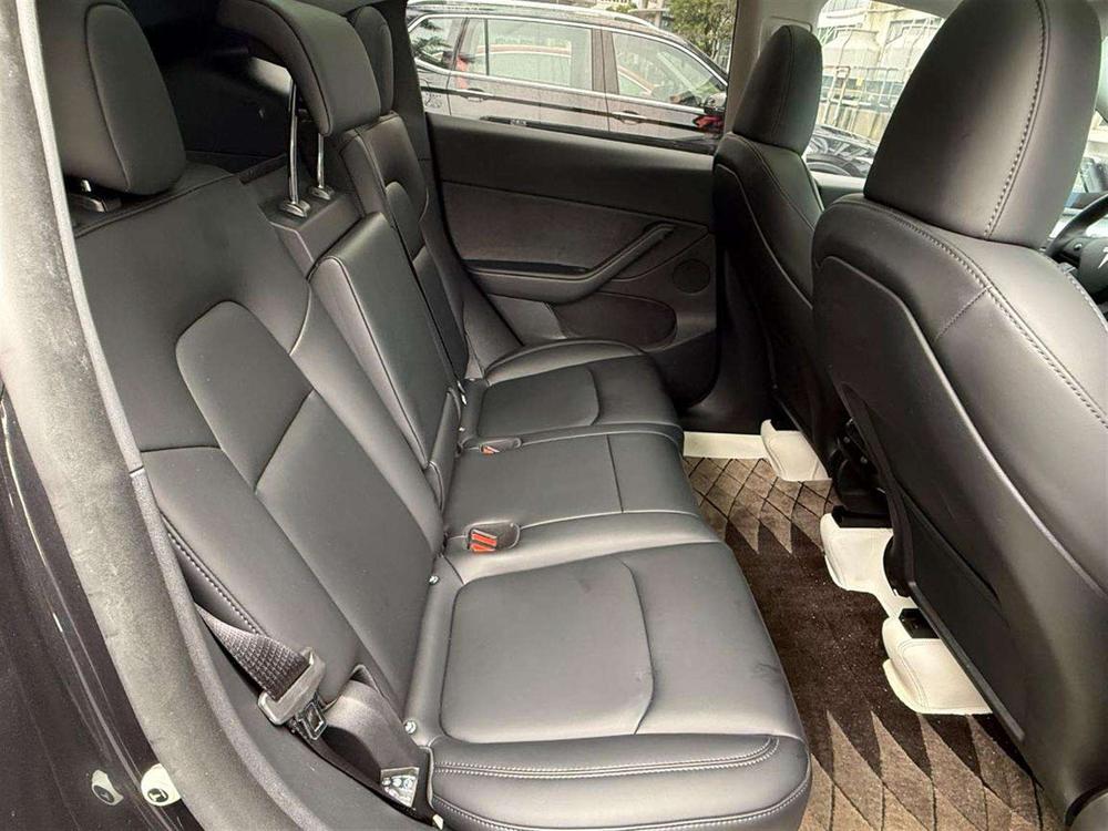 Tesla Model Y 2024 #14 Tesla Model Y 2024 car image #14