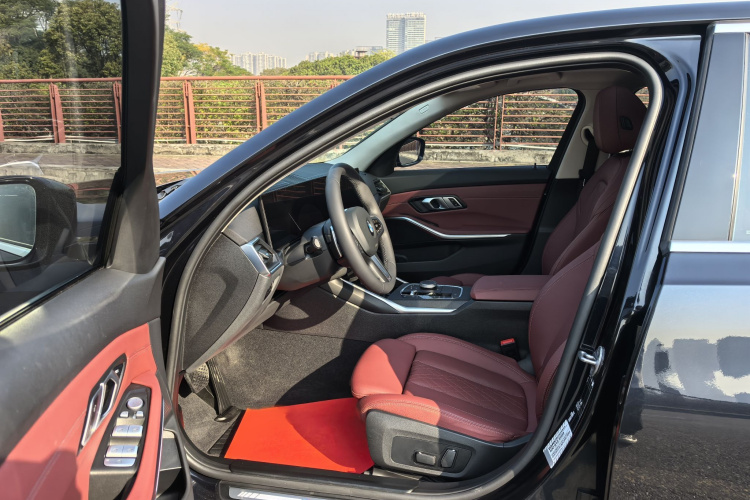 BMW 3 Series 2024 car image #16