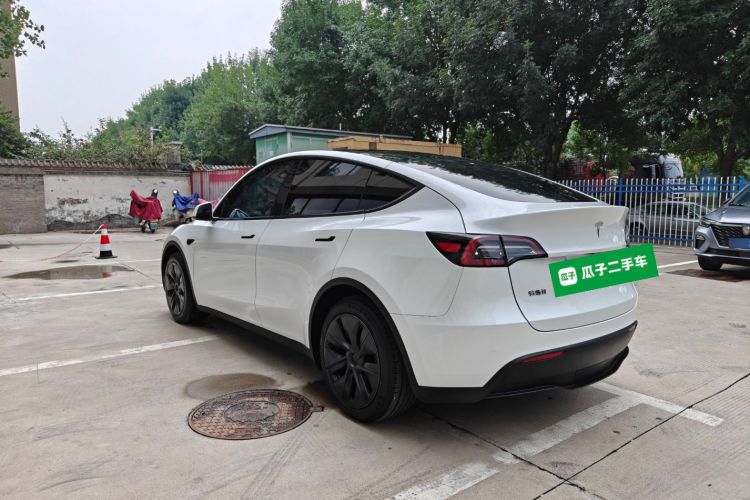 Tesla Model Y 2024 car image #5