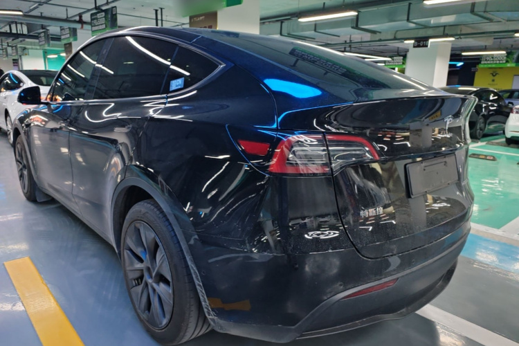 Tesla Model Y 2023 car image #5