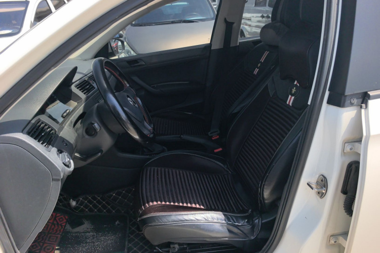 Volkswagen Santana 2021 صورة سيارة #15