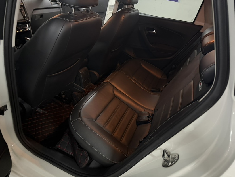 Volkswagen Polo 2016 car image #6