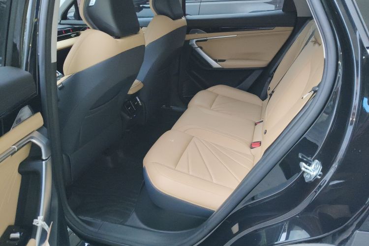 GEELY Boyue L 2023 image de voiture #17