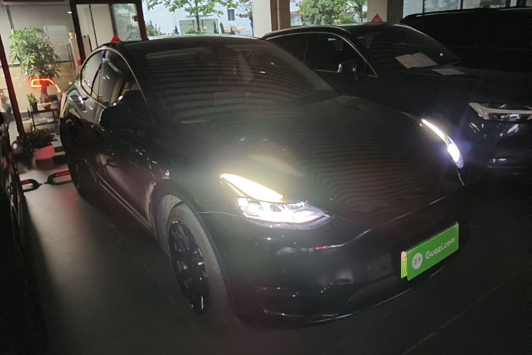 Tesla Model Y 2021 car image #4