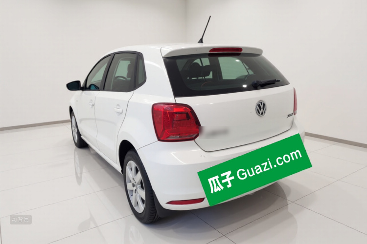 Volkswagen Polo 2015 car image #5