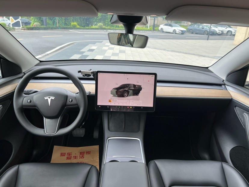Tesla Model Y 2022 #5 Tesla Model Y 2022 car image #5