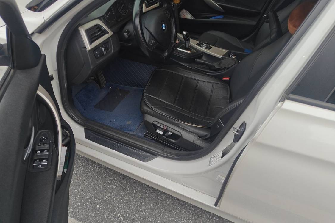 BMW 3 Series 2016 car image #23