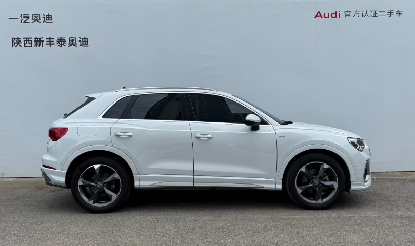 Audi Q3 2021 car image #6