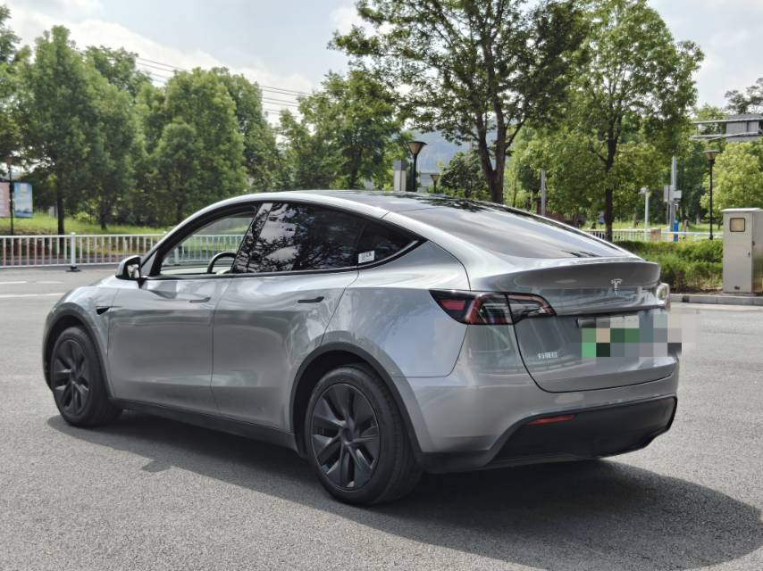 Tesla Model Y 2024 #5 Tesla Model Y 2024 immagine di auto #5