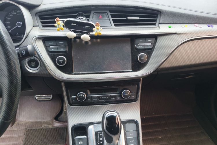 GEELY Emgrand GS 2017 car image #13