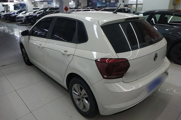Volkswagen Polo 2021 car image #5