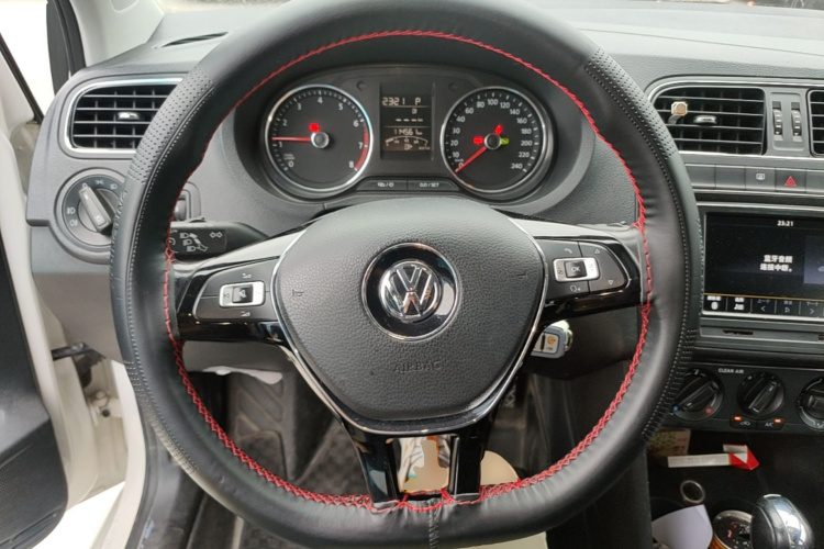 Volkswagen Polo 2016 #11 Volkswagen Polo 2016 car image #11