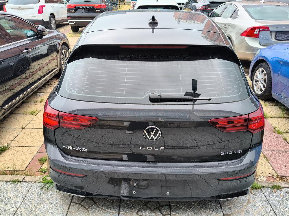 Volkswagen Golf 2023 car image #5