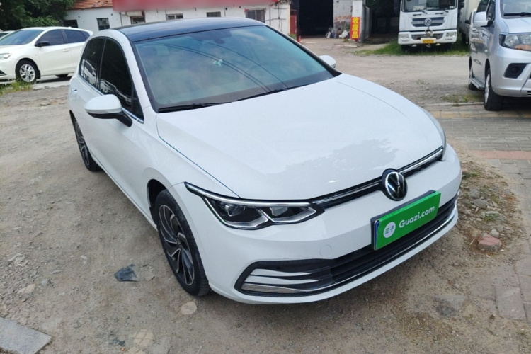 Volkswagen Golf 2022 car image #4