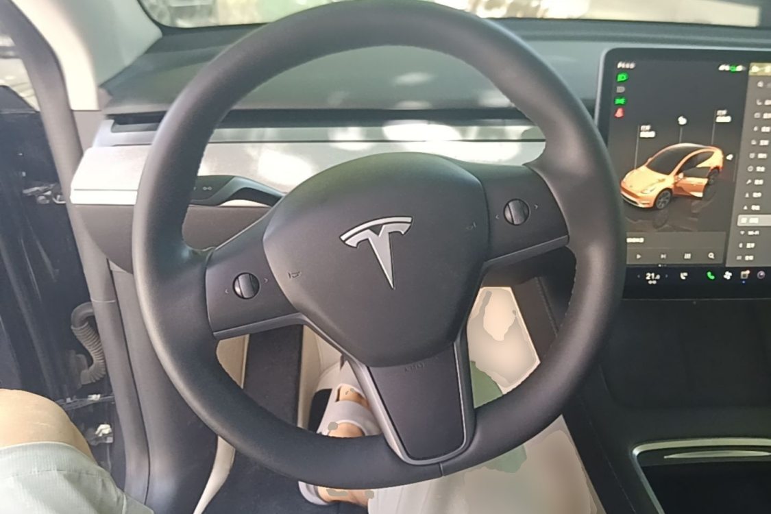 Tesla Model Y 2024 #11 Tesla Model Y 2024 car image #11
