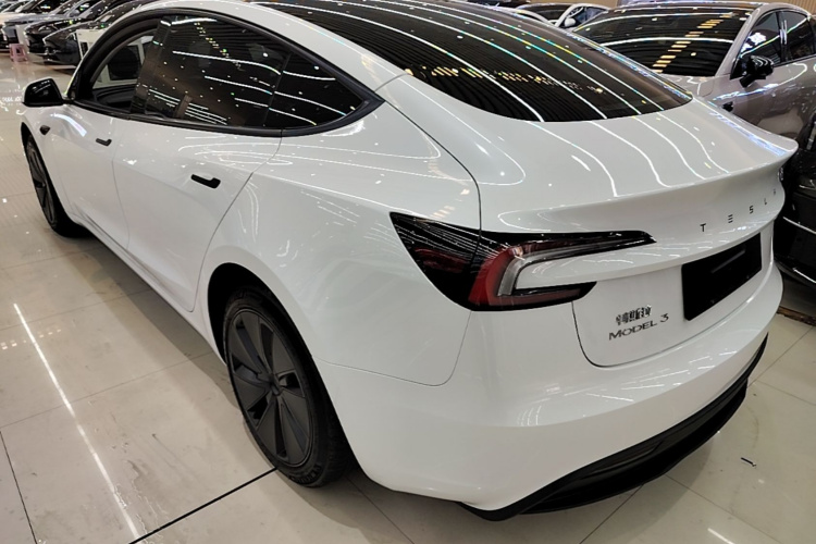 Tesla Model 3 2024 #5 Tesla Model 3 2024 immagine di auto #5