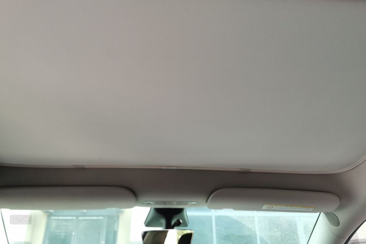 Tesla Model Y 2021 immagine di auto #20