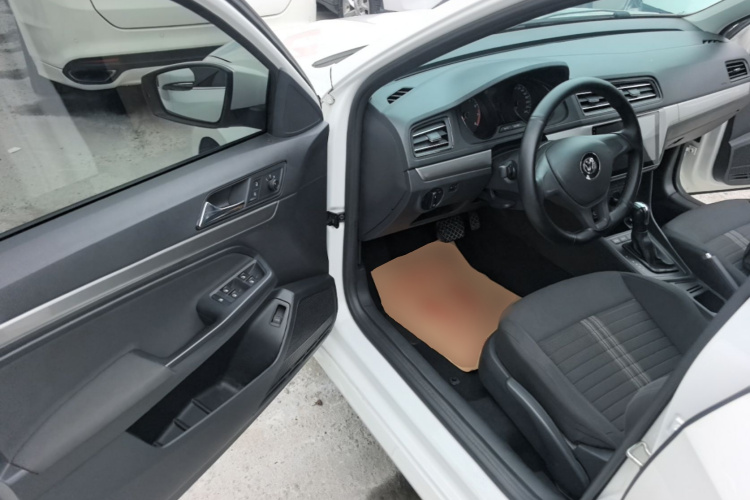 Volkswagen Lavida 2021 car image #16