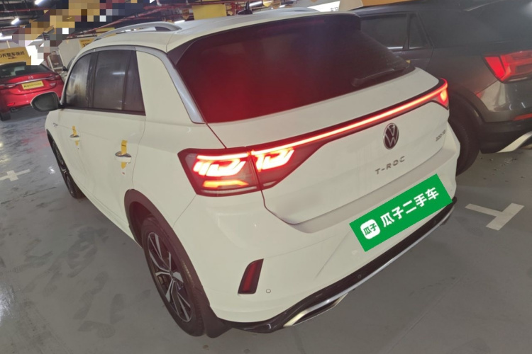 Volkswagen T-Roc 2023 car image #5