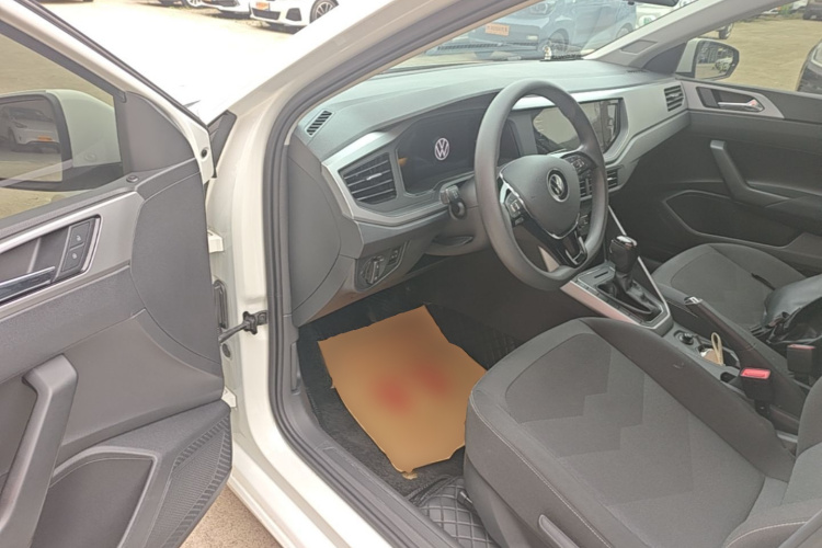 Volkswagen Polo 2023 car image #16