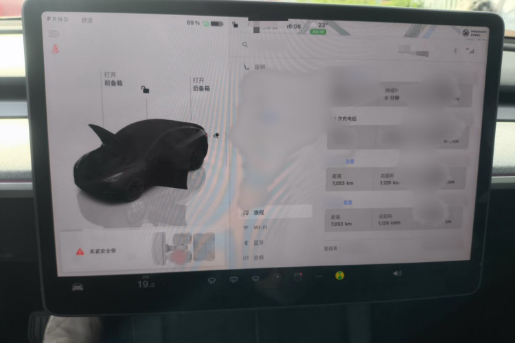 Tesla Model Y 2023 car image #17