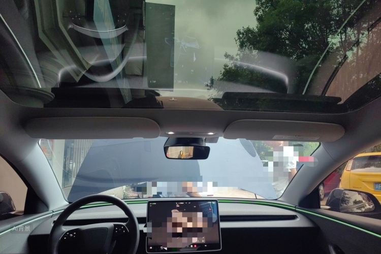 Tesla Model 3 2024 car image #20