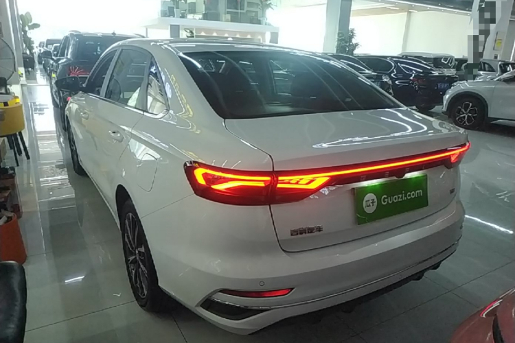 GEELY Emgrand 2025 #5 GEELY Emgrand 2025 car image #5