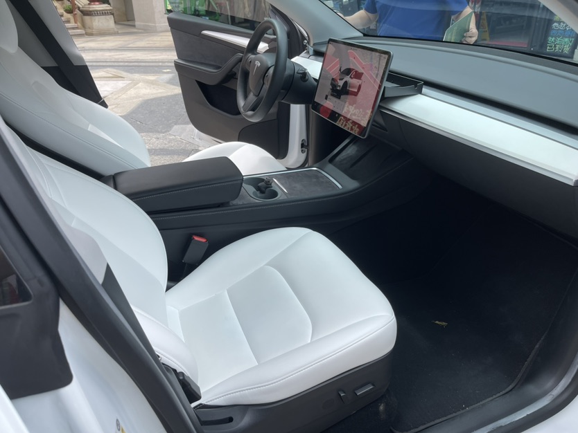 Tesla Model Y 2022 #2 Tesla Model Y 2022 car image #2