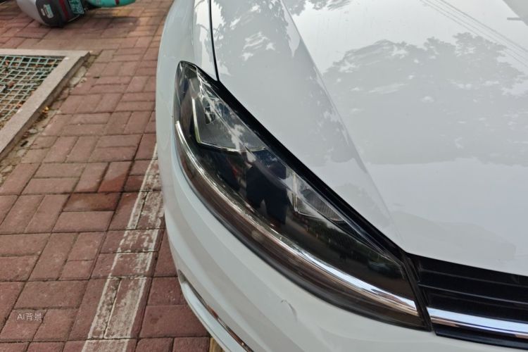 Volkswagen Golf 2018 car image #8