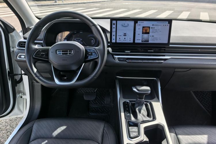 GEELY Emgrand 2023 car image #14