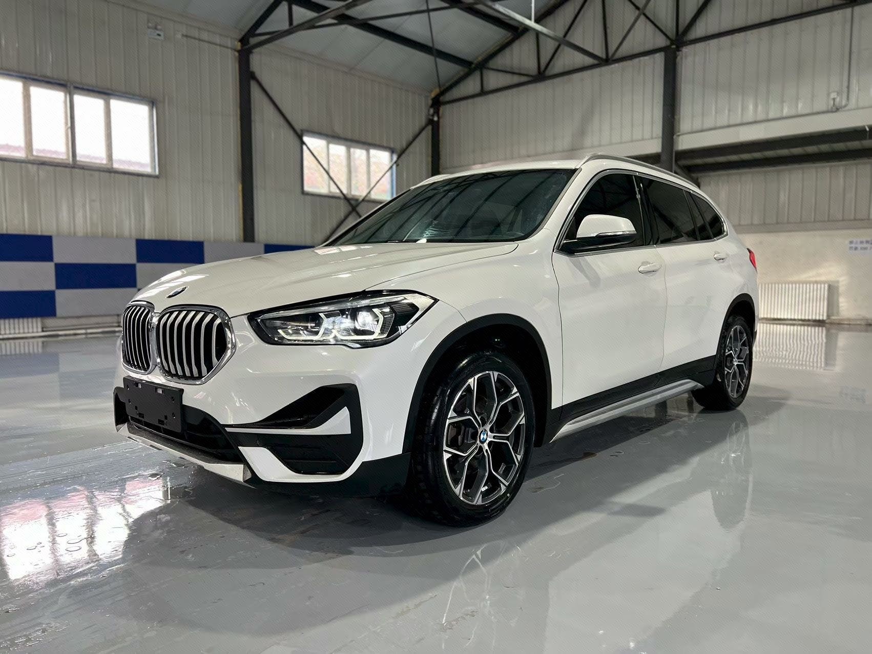 2020 immagine di auto 