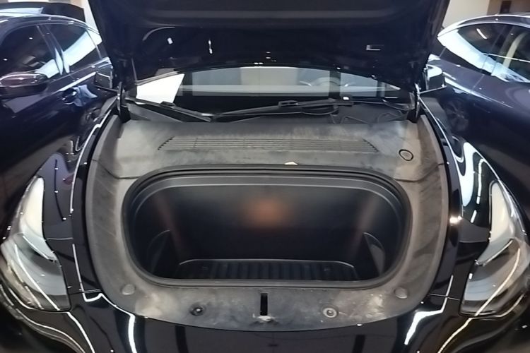 Tesla Model Y 2022 car image #20