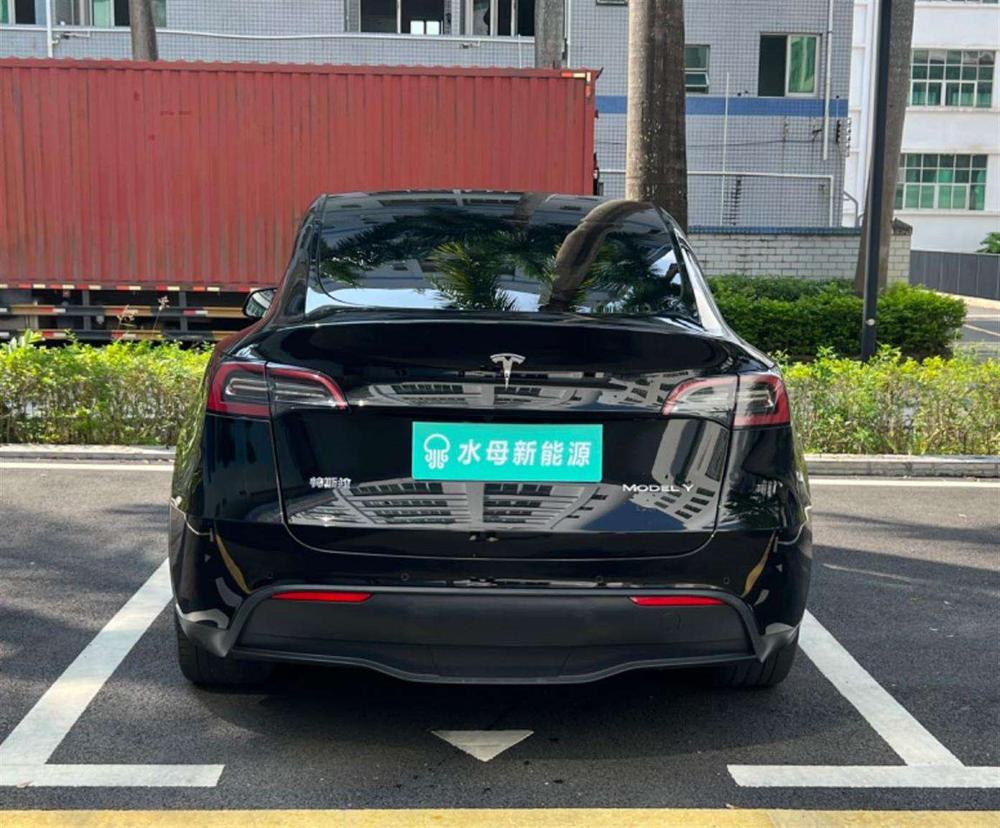 Tesla Model Y 2022 #5 Tesla Model Y 2022 car image #5