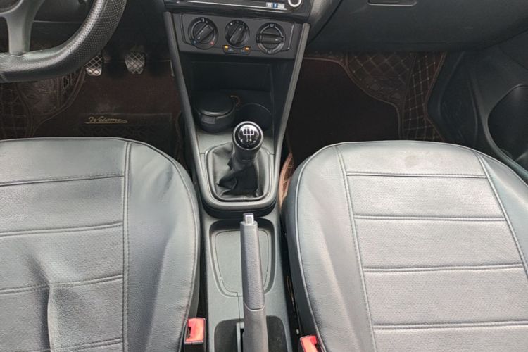 Volkswagen Polo 2015 #18 Volkswagen Polo 2015 car image #18