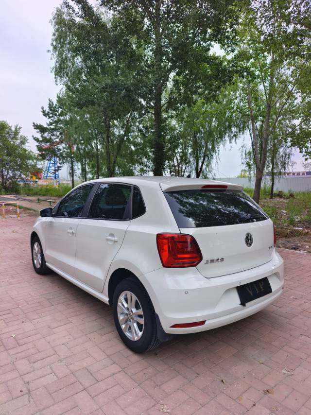 Volkswagen Polo 2016 car image #6