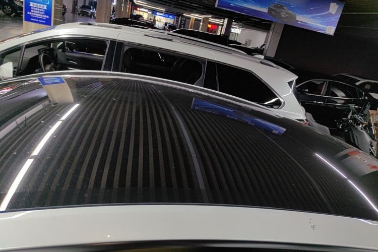 Tesla Model Y 2026 car image #25