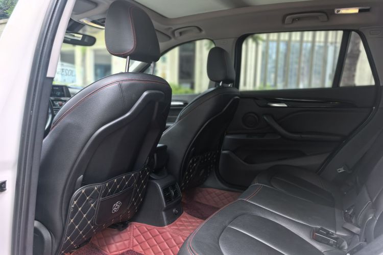 BMW X1 2018 car image #12