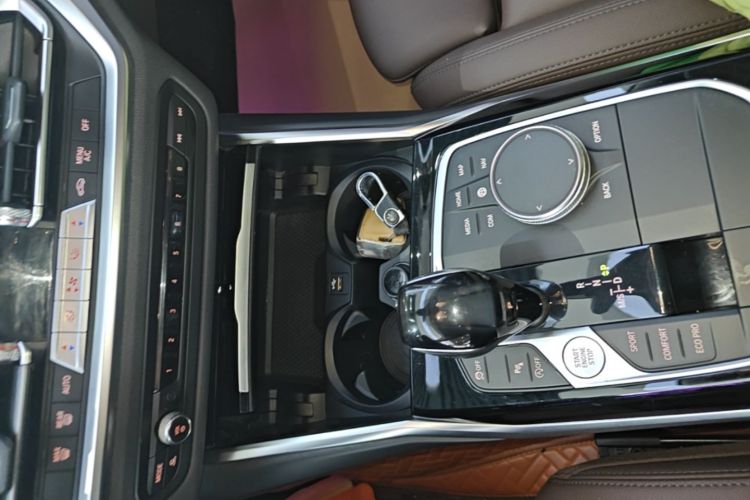 BMW 3 Series 2021 imagem de carro #14