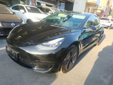 Tesla Model 3 2020 immagine di auto 