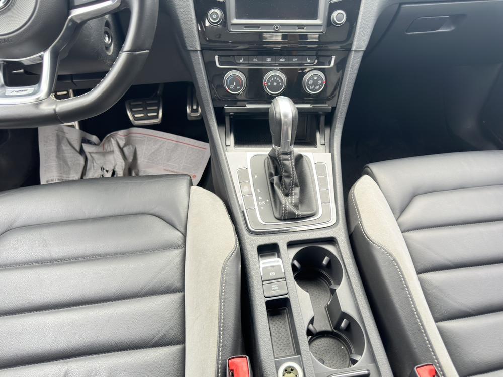 Volkswagen Golf 2017 car image #13