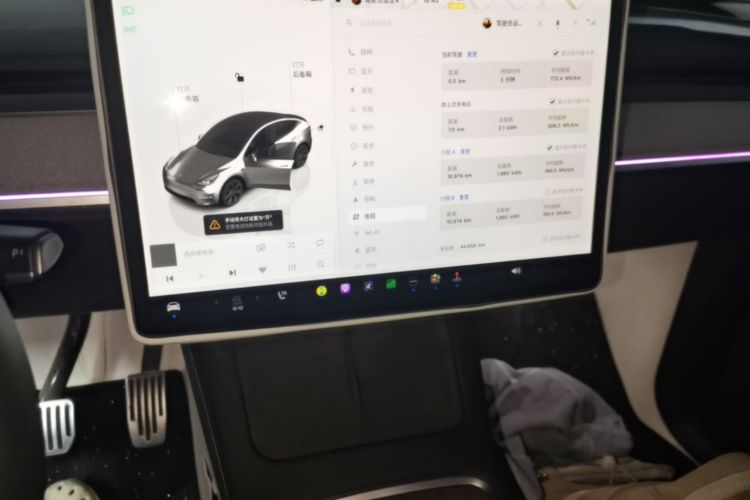 Tesla Model Y 2024 #13 Tesla Model Y 2024 car image #13