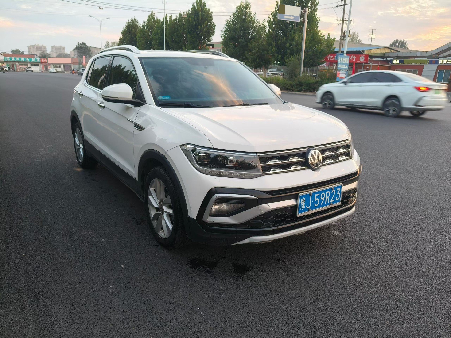 Volkswagen T-Cross 2020 car image #3