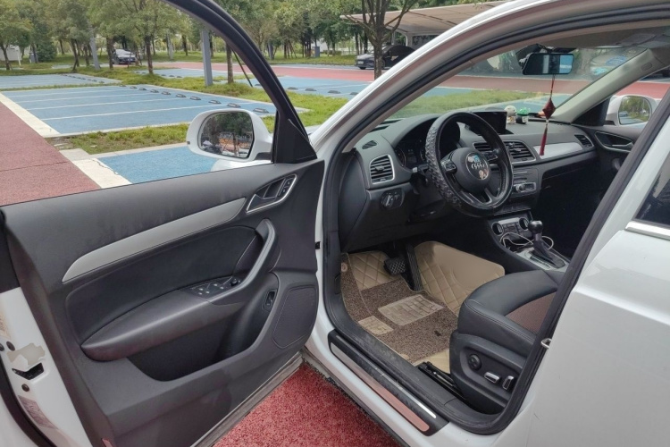 Audi Q3 2019 #13 Audi Q3 2019 car image #13