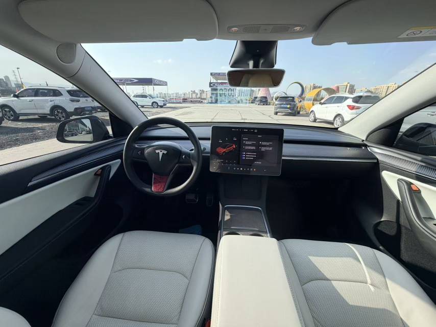 Tesla Model Y 2023 #4 Tesla Model Y 2023 car image #4