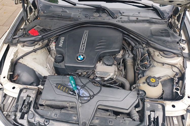 BMW 3 Series 2014 car image #22