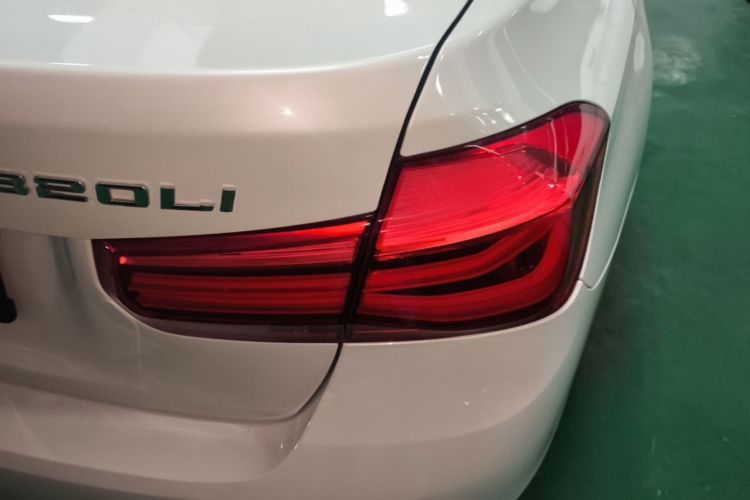 BMW 3 Series 2018 #8 BMW 3 Series 2018 imagen de coche #8