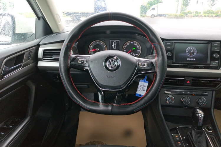 Volkswagen Lavida 2020 car image #11
