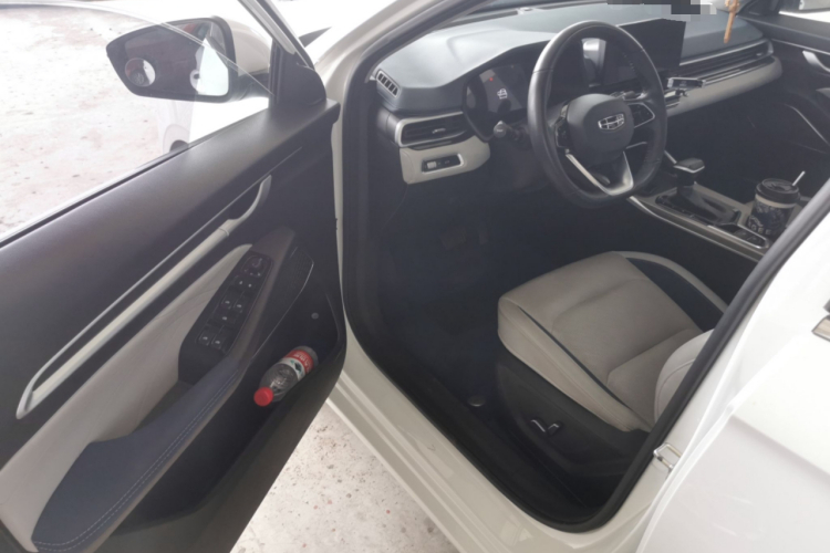 GEELY Emgrand 2021 car image #13
